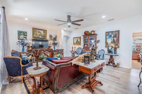 House in Land O' Lakes, Florida 4 bedrooms, 246.19 sq.m. № 2231173 - photo 27