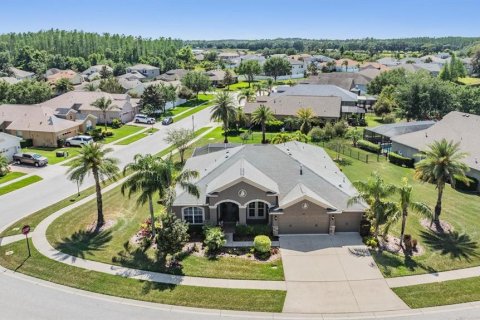 House in Land O' Lakes, Florida 4 bedrooms, 246.19 sq.m. № 2231173 - photo 16