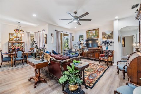 House in Land O' Lakes, Florida 4 bedrooms, 246.19 sq.m. № 2231173 - photo 28