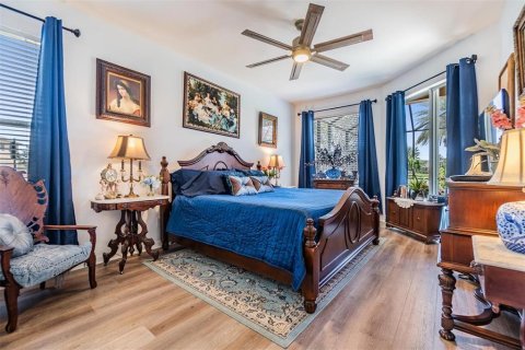 House in Land O' Lakes, Florida 4 bedrooms, 246.19 sq.m. № 2231173 - photo 8