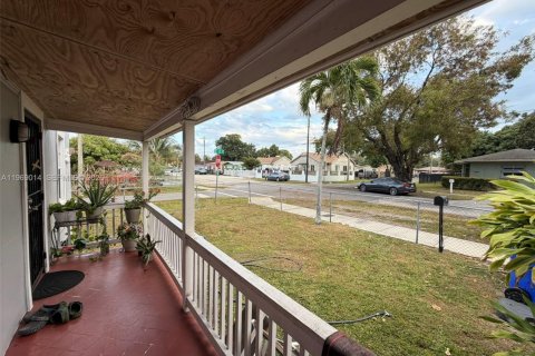 Casa en venta en Miami, Florida, 2 dormitorios, 70.05 m2 № 2030841 - foto 4
