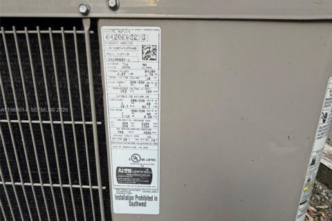 Casa en venta en Miami, Florida, 2 dormitorios, 70.05 m2 № 2030841 - foto 10