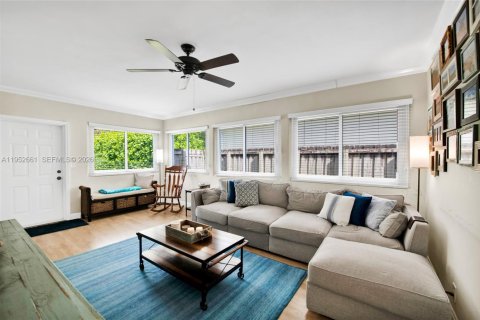 Casa en venta en Fort Lauderdale, Florida, 3 dormitorios, 118.36 m2 № 2008567 - foto 15