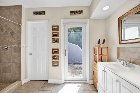 Casa en venta en Fort Lauderdale, Florida, 3 dormitorios, 118.36 m2 № 2008567 - foto 23