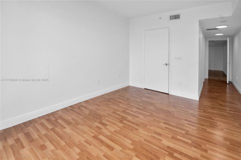 Condominio en venta en Aventura, Florida, 2 dormitorios, 185.9 m2 № 1867275 - foto 16