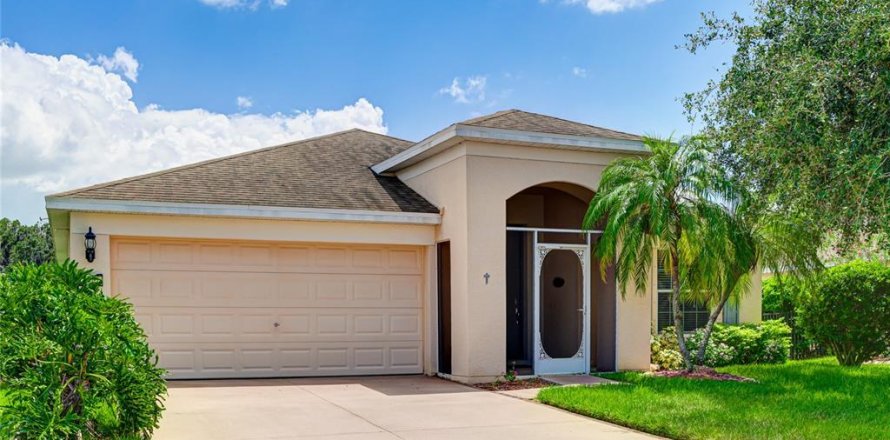 House in Parrish, Florida 4 bedrooms, 181.35 sq.m. № 1323098