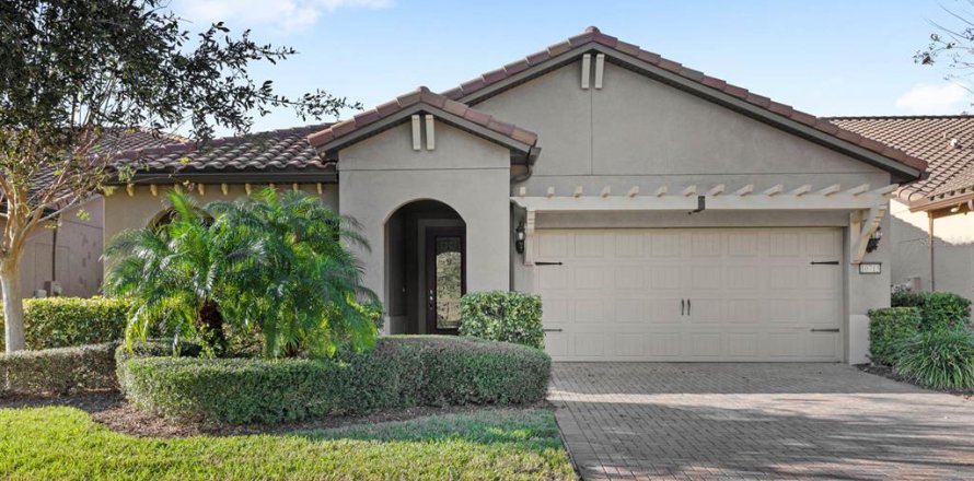 House in Orlando, Florida 3 bedrooms, 254.92 sq.m. № 1772277