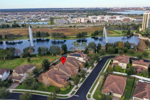 House in Orlando, Florida 3 bedrooms, 254.92 sq.m. № 1772277 - photo 4