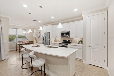 House in Orlando, Florida 3 bedrooms, 254.92 sq.m. № 1772277 - photo 16