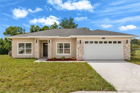 House in Deltona, Florida 4 bedrooms, 135.36 sq.m. № 2404701