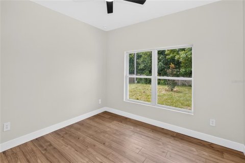 House in Deltona, Florida 4 bedrooms, 135.36 sq.m. № 2404701 - photo 24