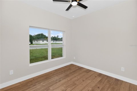 House in Deltona, Florida 4 bedrooms, 135.36 sq.m. № 2404701 - photo 22