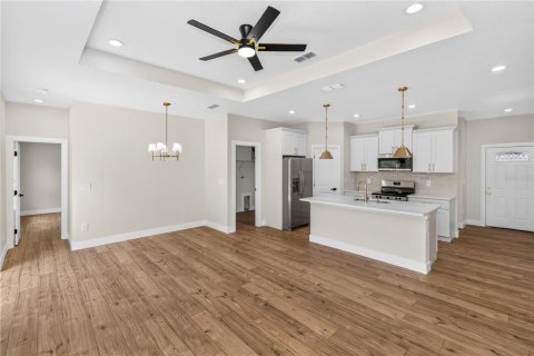 House in Deltona, Florida 4 bedrooms, 135.36 sq.m. № 2404701 - photo 10