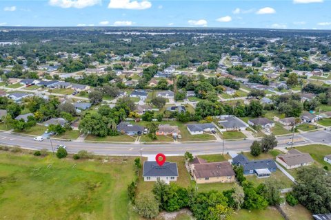 House in Deltona, Florida 4 bedrooms, 135.36 sq.m. № 2404701 - photo 4
