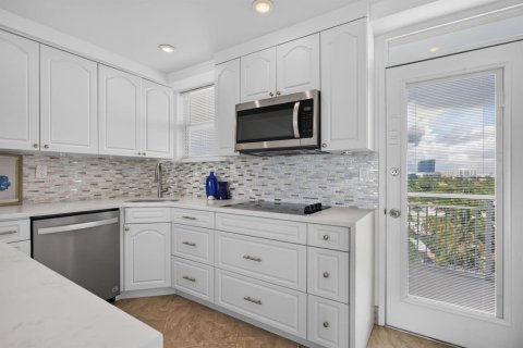 Copropriété à vendre à Fort Lauderdale, Floride: 1 chambre, 74.79 m2 № 2353034 - photo 2