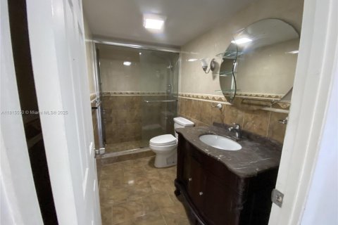 Снять в аренду кондоминиум в Хайалиа, Флорида 3 спальни, 111.76м2, № 1958579 - фото 7