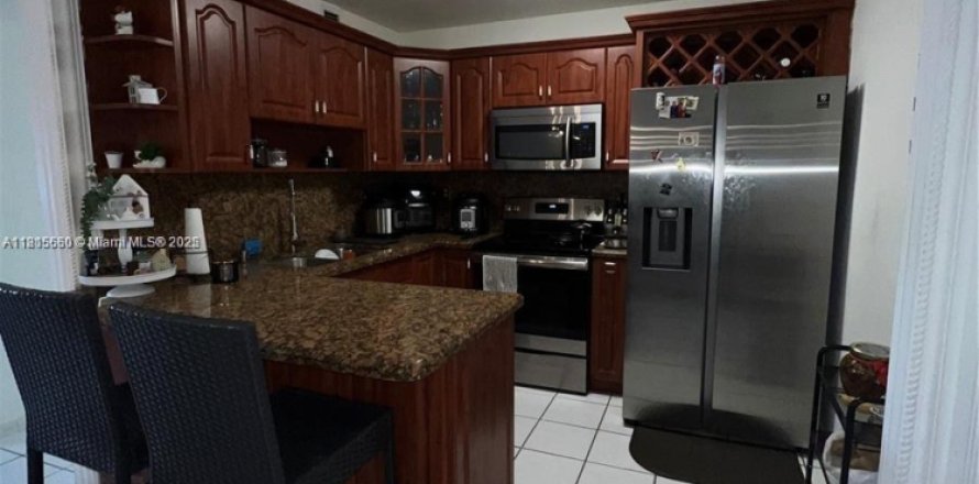 Кондоминиум с 3 спальнями в Хайалиа, Флорида № 1958579