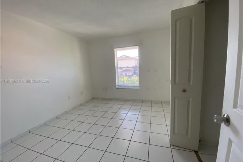 Снять в аренду кондоминиум в Хайалиа, Флорида 3 спальни, 111.76м2, № 1958579 - фото 8