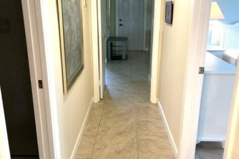 Condo in Delray Beach, Florida, 2 bedrooms  № 2276319 - photo 19