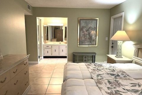 Condo in Delray Beach, Florida, 2 bedrooms  № 2276319 - photo 29