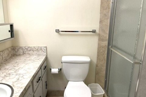 Condo in Delray Beach, Florida, 2 bedrooms  № 2276319 - photo 20