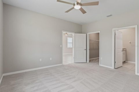 House in Wildwood, Florida 3 bedrooms, 139.73 sq.m. № 2091720 - photo 22