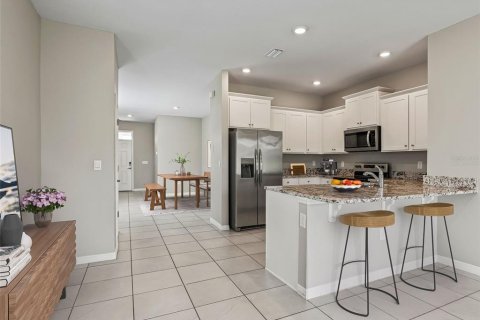House in Wildwood, Florida 3 bedrooms, 139.73 sq.m. № 2091720 - photo 8