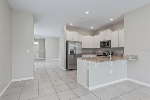 House in Wildwood, Florida 3 bedrooms, 139.73 sq.m. № 2091720 - photo 9