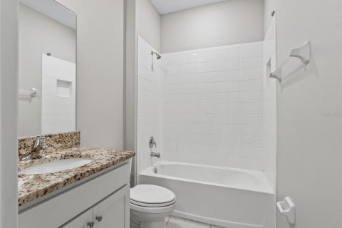 House in Wildwood, Florida 3 bedrooms, 139.73 sq.m. № 2091720 - photo 19