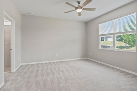 House in Wildwood, Florida 3 bedrooms, 139.73 sq.m. № 2091720 - photo 13