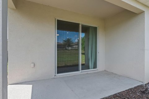 House in Wildwood, Florida 3 bedrooms, 139.73 sq.m. № 2091720 - photo 24