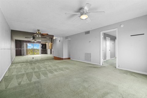 Купить кондоминиум в Форт-Лодердейл, Флорида 2 спальни, 118.91м2, № 1969464 - фото 22