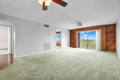 Купить кондоминиум в Форт-Лодердейл, Флорида 2 спальни, 118.91м2, № 1969464 - фото 20