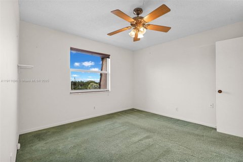 Купить кондоминиум в Форт-Лодердейл, Флорида 2 спальни, 118.91м2, № 1969464 - фото 28