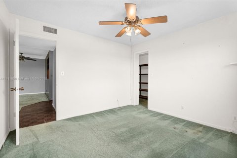 Купить кондоминиум в Форт-Лодердейл, Флорида 2 спальни, 118.91м2, № 1969464 - фото 27