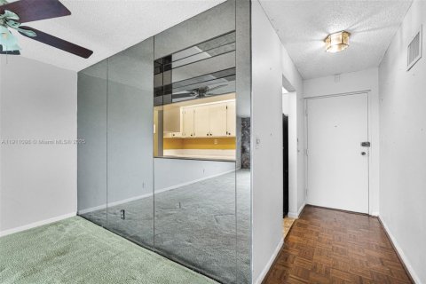 Купить кондоминиум в Форт-Лодердейл, Флорида 2 спальни, 118.91м2, № 1969464 - фото 4