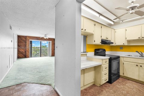 Купить кондоминиум в Форт-Лодердейл, Флорида 2 спальни, 118.91м2, № 1969464 - фото 8