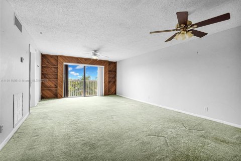 Купить кондоминиум в Форт-Лодердейл, Флорида 2 спальни, 118.91м2, № 1969464 - фото 18