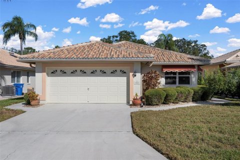 House in Bradenton, Florida 2 bedrooms, 164.16 sq.m. № 2200002 - photo 3