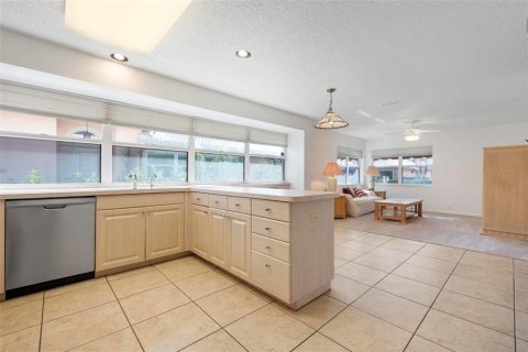 House in Bradenton, Florida 2 bedrooms, 164.16 sq.m. № 2200002 - photo 18