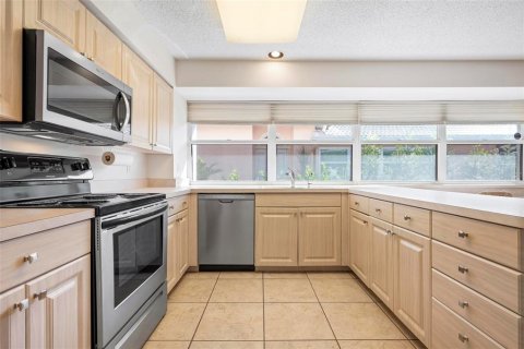 House in Bradenton, Florida 2 bedrooms, 164.16 sq.m. № 2200002 - photo 19