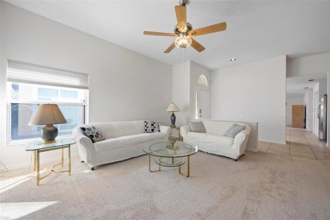 House in Bradenton, Florida 2 bedrooms, 164.16 sq.m. № 2200002 - photo 11