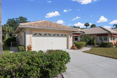 House in Bradenton, Florida 2 bedrooms, 164.16 sq.m. № 2200002 - photo 4