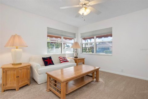 House in Bradenton, Florida 2 bedrooms, 164.16 sq.m. № 2200002 - photo 25