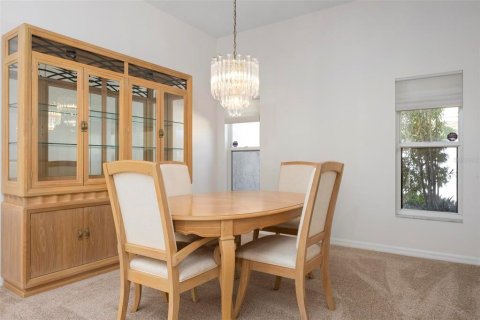 House in Bradenton, Florida 2 bedrooms, 164.16 sq.m. № 2200002 - photo 16