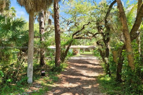 House in Fort Lauderdale, Florida 2 bedrooms, 105.44 sq.m. № 2154714 - photo 1