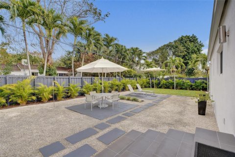 House in Miami Shores, Florida 2 bedrooms, 123.37 sq.m. № 2051637 - photo 17