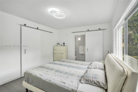 House in Miami Shores, Florida 2 bedrooms, 123.37 sq.m. № 2051637 - photo 25