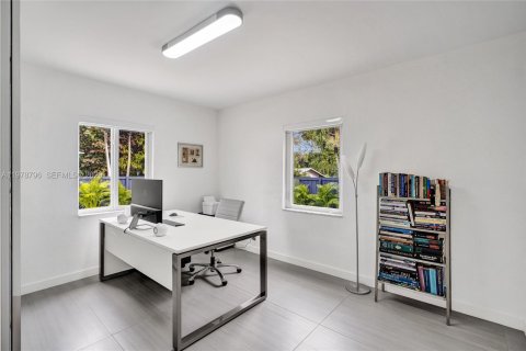 House in Miami Shores, Florida 2 bedrooms, 123.37 sq.m. № 2051637 - photo 21