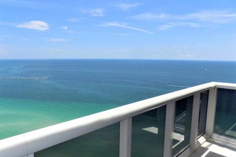 Condominio en alquiler en Sunny Isles Beach, Florida, 2 dormitorios, 149.94 m2 № 1969347 - foto 28